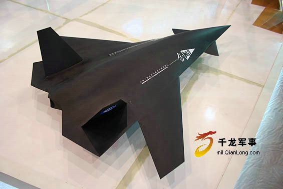 資料圖：中國暗劍無人攻擊機模型。