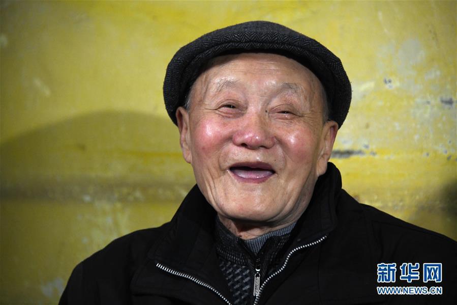 （新華全媒頭條·圖文互動）（1）鍛造領(lǐng)航復(fù)興的中流砥柱——寫在“不忘初心、牢記使命”主題教育即將啟動之際