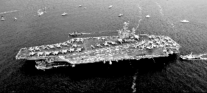 2008年9月25日，日本橫須賀軍港，原定部署在橫須賀基地的核動力航母“喬治·華盛頓”號入港。資料圖