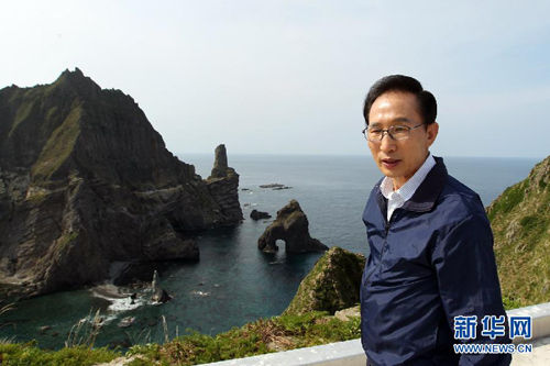　　8月10日，韓國總統(tǒng)李明博登上與日本存在主權(quán)爭議的獨島（日本稱竹島）視察。（來源：網(wǎng)絡(luò)）