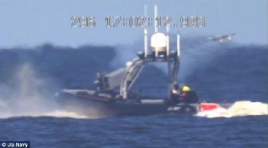 美國(guó)海軍首次測(cè)試無人駕駛船只遠(yuǎn)程發(fā)射導(dǎo)彈