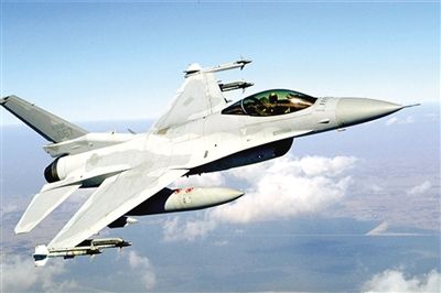 韓軍KF-16戰(zhàn)斗機(jī) 可執(zhí)行空中監(jiān)控和打擊，若與F-15K戰(zhàn)斗機(jī)進(jìn)行巡邏飛行，每天至少花18萬(wàn)美元。