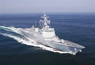 宙斯盾驅(qū)逐艦 載有尖端的雷達(dá)和反導(dǎo)系統(tǒng)。每天僅油費(fèi)就近萬(wàn)美元。