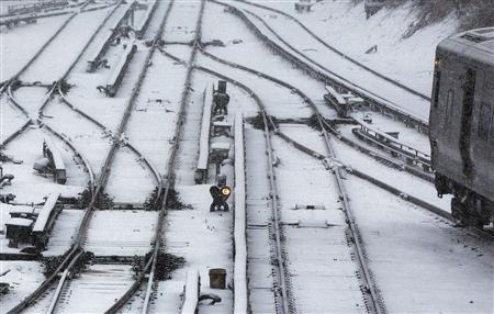 2月8日，紐約開始降雪。
