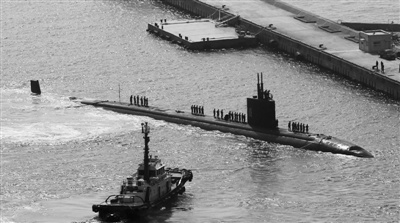 美軍6900噸級攻擊型核潛艇“夏延”號也參加了美韓計(jì)劃持續(xù)兩個(gè)月的軍演。潛射彈道導(dǎo)彈是美向韓提供的三大核保護(hù)傘之一