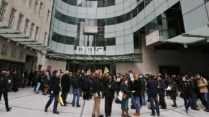 BBC員工舉行12小時(shí)罷工抗議公司繼續(xù)裁員。