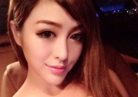 復(fù)旦?；ㄐ愿兴椒空樟鞒?網(wǎng)友感嘆女神不再清純