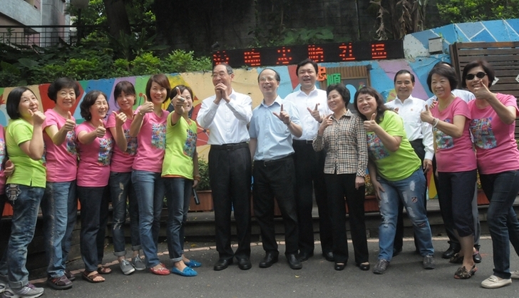 尤權走訪臺北忠順社區(qū) 對社區(qū)建設經驗連連稱贊